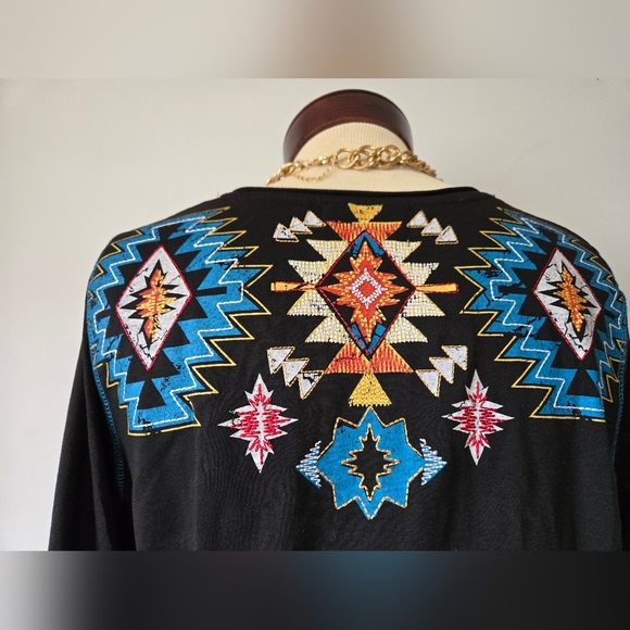 Panhandle Aztec Embroidered Lightweight Cotton Blend Southwestern Top. Large - Picture 5 of 9